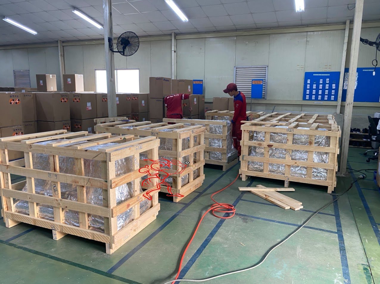 Dùng thùng đóng hàng thành kiện để tránh hư hỏng, thất lạc