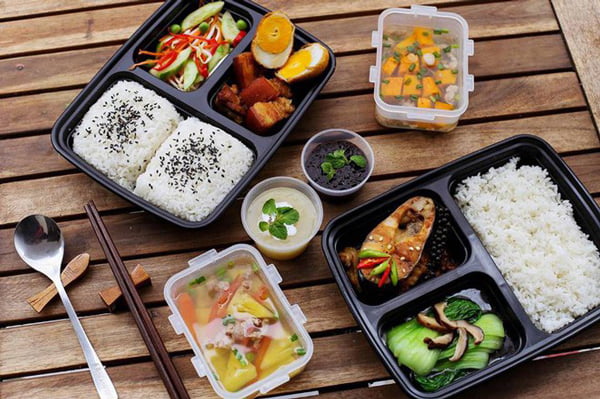 Kiếm tiền thông qua ý tưởng kinh doanh cơm văn phòng